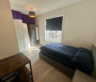 4 bedroom house share to rent - Photo 2