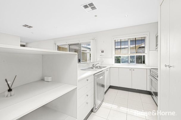 Stylish Lakeside Living in Warners Bay - Modern Townhouse with Privacy & Comfort - Photo 1