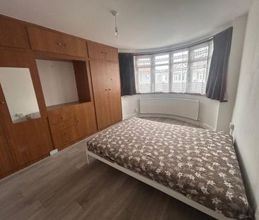 Room in a Shared House, Kathleen Avenue, HA0 - Photo 4