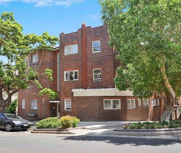Paddington 1 Bedroom + Sunroom apartment in convenient location - Photo 6