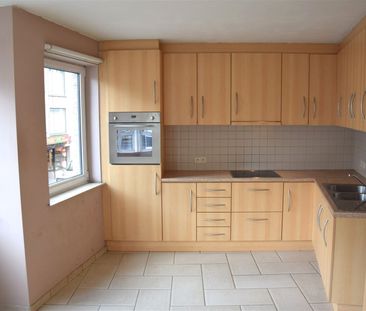 Ruim appartement in het centrum, nabij het station - Photo 2