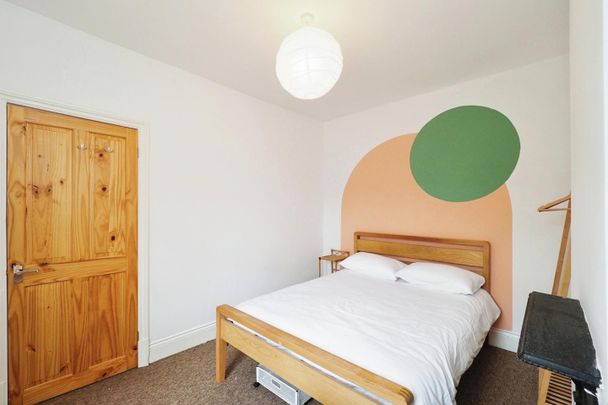 4 Bed Terraced House, Warwick St, LE3 - Photo 1