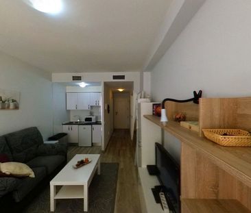 Piso de alquiler en Calle de Silva, Palacio - Photo 2