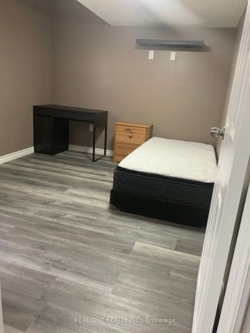 Detached Home For Lease | X8440516 - Photo 3