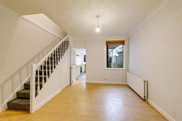 2 bedroom terraced house to rent - Photo 1