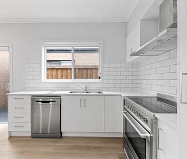 Fully Furnished with Utilities - Photo 2