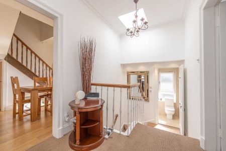 3 bedroom flat to rent - Photo 2