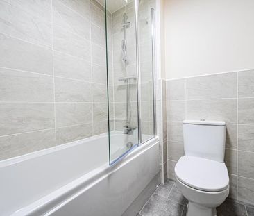 Ilex Drive,Fiddington Fields, Tewkesbury, Gloucestershire - Photo 4