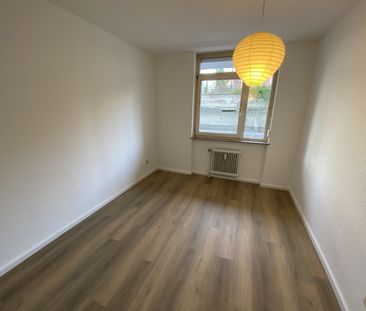 Frisch renovierte 2-Zimmer-Wohnung mit eigener Terasse! - Photo 3