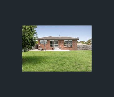 Beautifully Renovated 3-Bedroom Home in the Heart of Sunbury - Photo 6