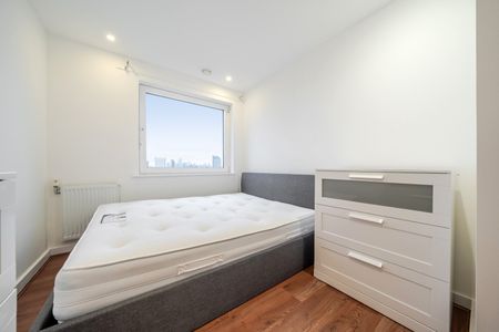Flat to rent - Wharf Street, London, SE8 - Photo 5