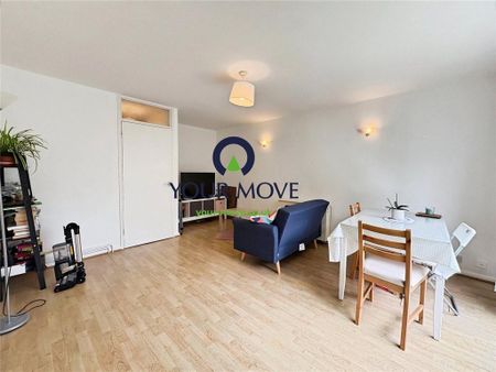 2 bedroom flat to rent - Photo 2