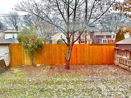 2 Beds and 1.5 Baths Home in Walkerville - Photo 2