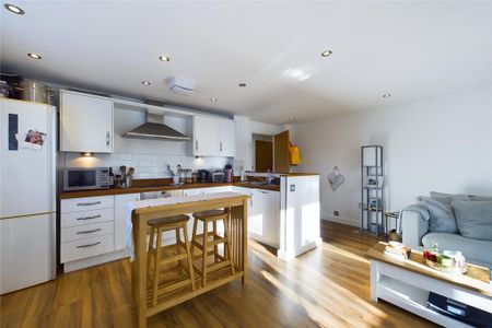 2 bedroom apartment to rent - Photo 4