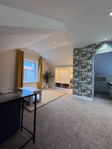 1 Bed Flat, Spencer Hill, SW19 - Photo 2