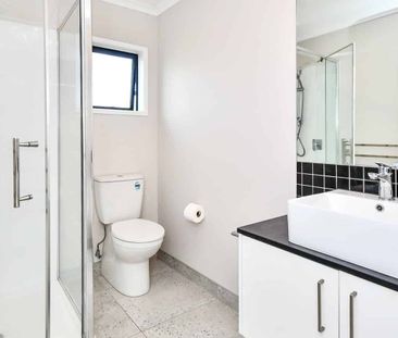 Modern & Easy Living - Photo 2