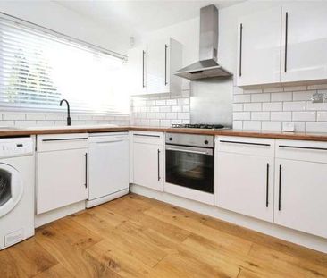 The Hawthorns, Loughton, IG10 - Photo 6