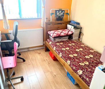 3 bedroom terraced house to rent - Photo 2