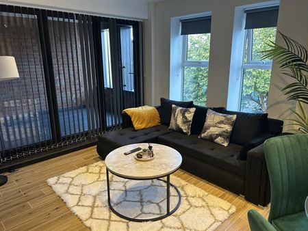 2 Bed Flat, Sia Court, N12 - Photo 2