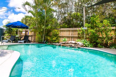 Picnic Point – Three Bedroom Penthouse with Private Roof Top Garden! - Photo 4