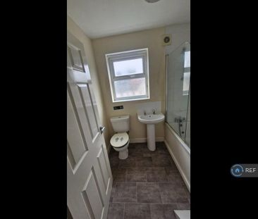 2 bedroom end of terrace house to rent - Photo 6