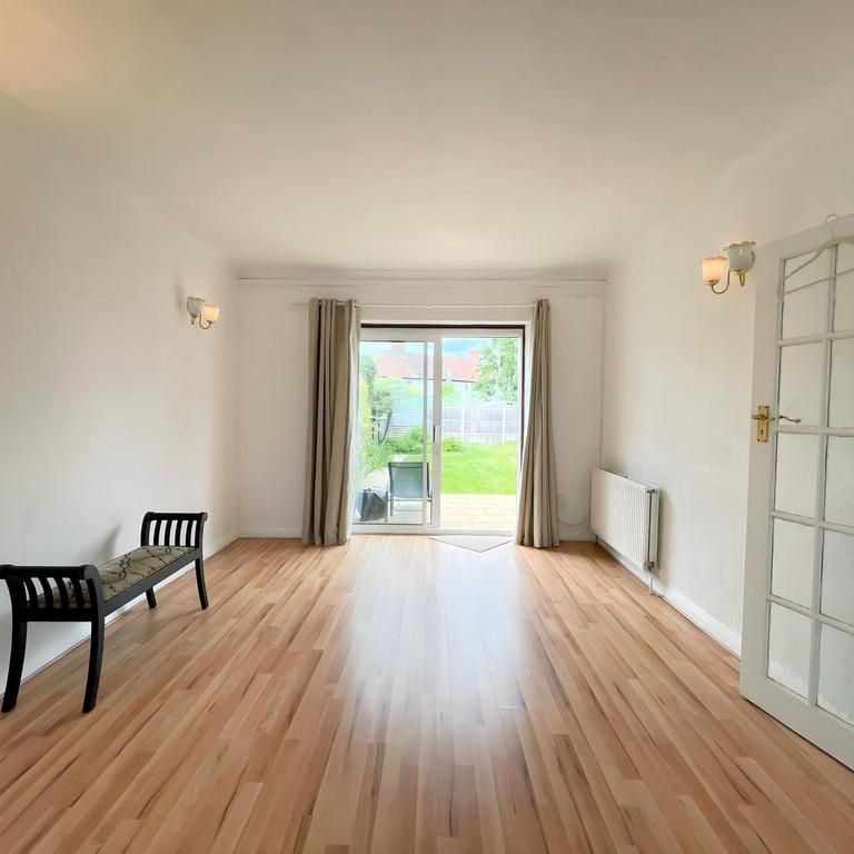 3 bedroom end of terrace house to rent - Photo 1