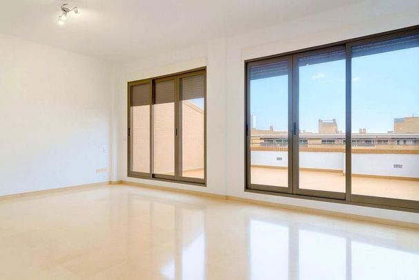 2 bedroom luxury penthouse for rent in Valencia, Spain - Foto 1