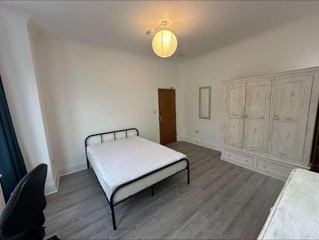 Poppleton Road, London, E11 - Photo 4