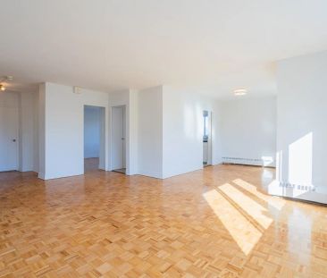 3210-3250 Forest Hill — 4 ½ - Photo 3