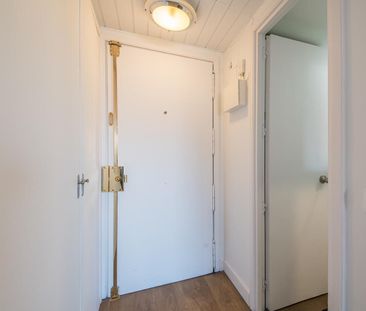 Apartamento de alquiler en Del General Ampudia, Vallehermoso - Photo 2