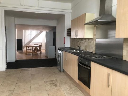 7 bedroom house of multiple occupation to rent - Photo 1