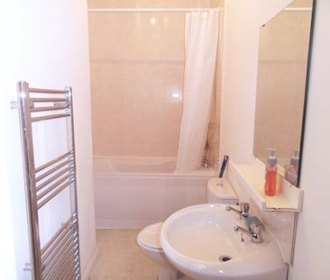 Bond Street, Batley, West Yorkshire, WF17 - Photo 6