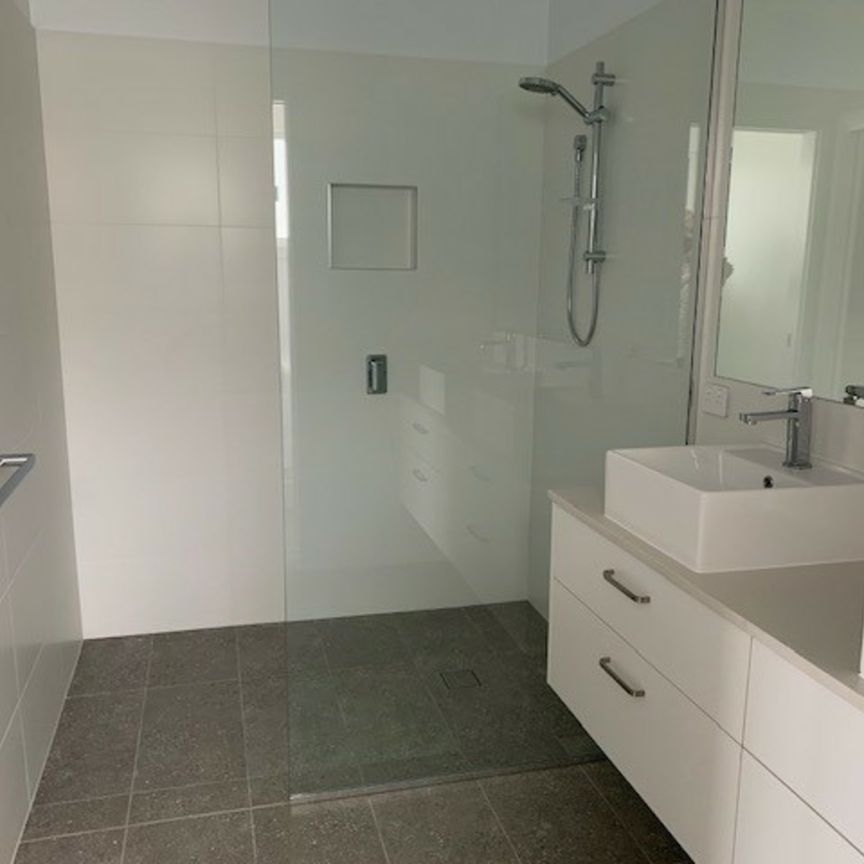 Spacious Family Home in Popular River Oaks Estate - Photo 1