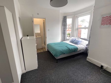 Lovely professional house share in Southampton Centre Room 1 - Photo 4