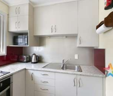 Renovated & cat friendly 2brm unit Berhampore - Photo 1