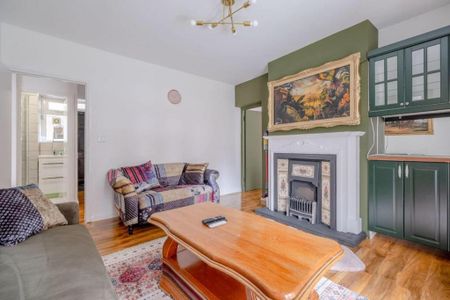 4 bedroom flat to rent - Photo 5