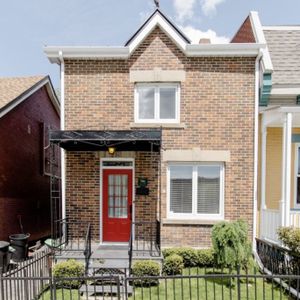 Antique Home In The Heart Of Montreal - Photo 3