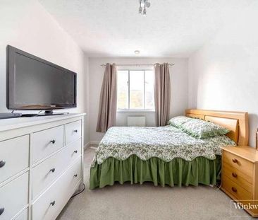 Lory Ridge, Bagshot, Surrey, GU19 - Photo 1