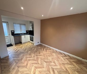 1 Bed Semi-Detached House, Hogarth Avenue, G32 - Photo 5