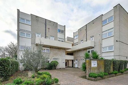 Bloomsbury Close, Ealing, W5 - Photo 2