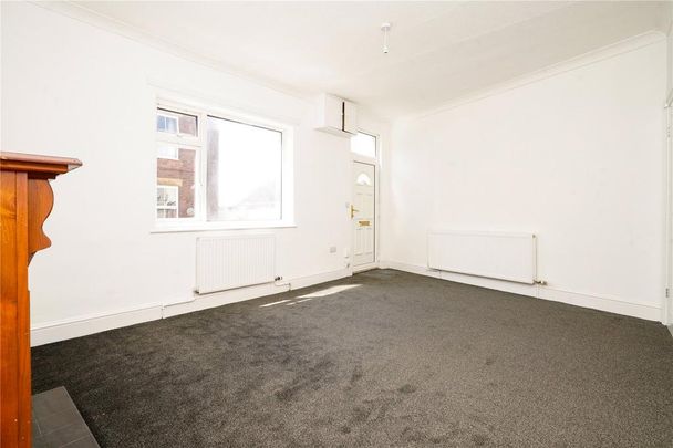 3 bedroom end of terrace house to rent - Photo 1