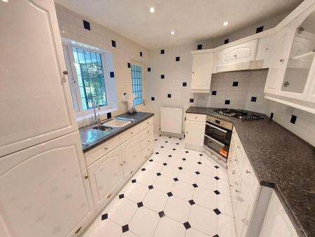 3 bedroom detached bungalow to rent - Photo 5