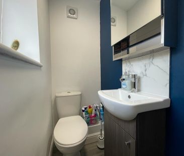 4 bedroom terraced house to rent - Photo 4