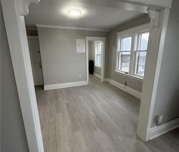 For Lease - 983 Main Street Unit# 6, Hamilton, Ontario - Photo 3