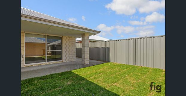 FRESH, MODERN AND READY TO MOVE IN NOW - Photo 1