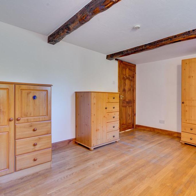 2 bedroom barn conversion to rent - Photo 1