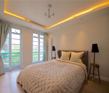 Three bedroom apartment set within the portered block of Dorset House, 0.3 miles from Regents Park - Photo 3