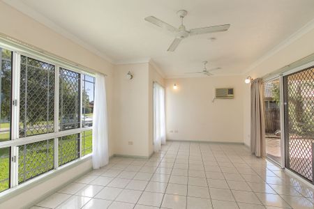 2 Lolworth Court, Annandale - Photo 4