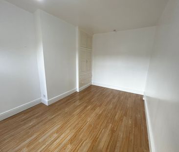 Three bed terrace property - Photo 6