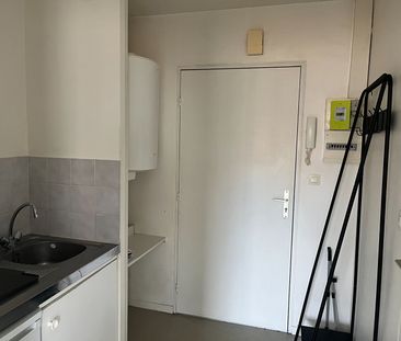 Appartement à louer - REIMS - PROCHE CENTRE-VILLE - Photo 1